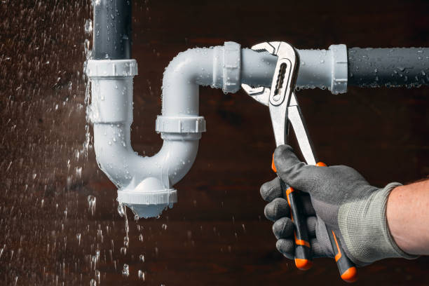 Professional Gas Line Repair technician working in Robinson, TX